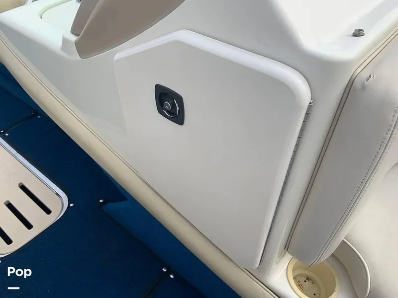 Slide: The Image of 1994 Sea Ray 220 Signature for sale in Somerset, KY - 45