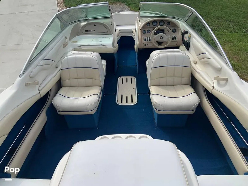 Slide: The Image of 1994 Sea Ray 220 Signature for sale in Somerset, KY - 48