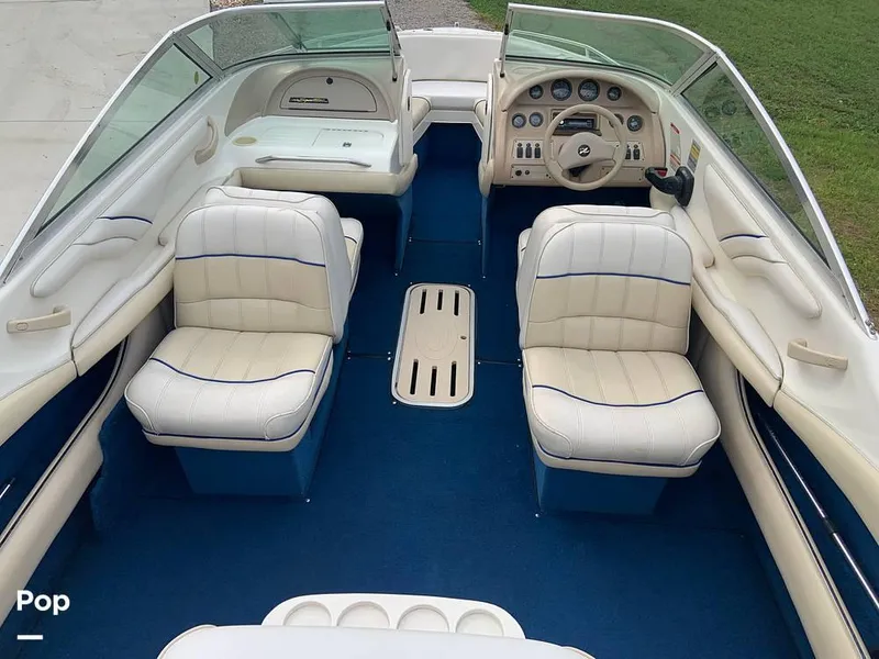 Slide: The Image of 1994 Sea Ray 220 Signature for sale in Somerset, KY - 49