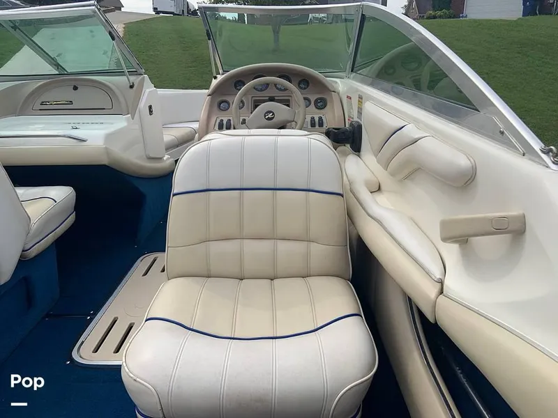 Slide: The Image of 1994 Sea Ray 220 Signature for sale in Somerset, KY - 53