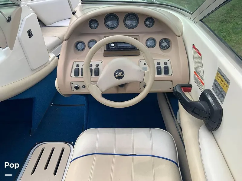 Slide: The Image of 1994 Sea Ray 220 Signature for sale in Somerset, KY - 55