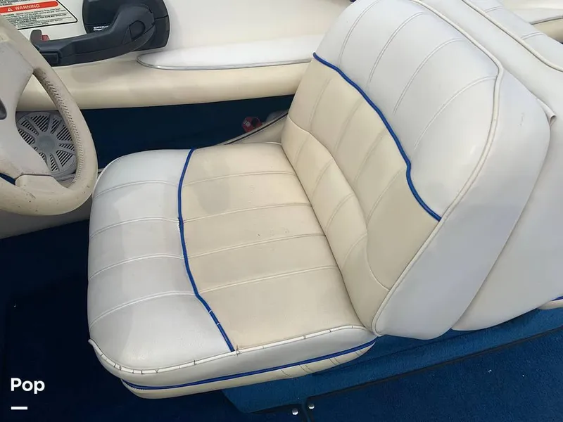 Slide: The Image of 1994 Sea Ray 220 Signature for sale in Somerset, KY - 56