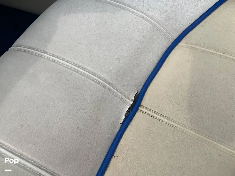 Slide: The Image of 1994 Sea Ray 220 Signature for sale in Somerset, KY - 57