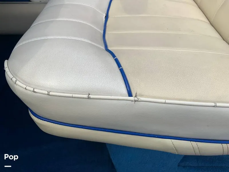 Slide: The Image of 1994 Sea Ray 220 Signature for sale in Somerset, KY - 58