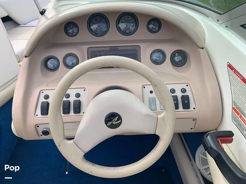 Slide: The Image of 1994 Sea Ray 220 Signature for sale in Somerset, KY - 59