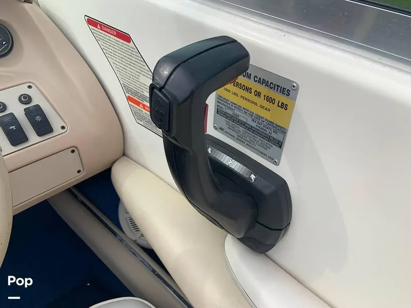 Slide: The Image of 1994 Sea Ray 220 Signature for sale in Somerset, KY - 61