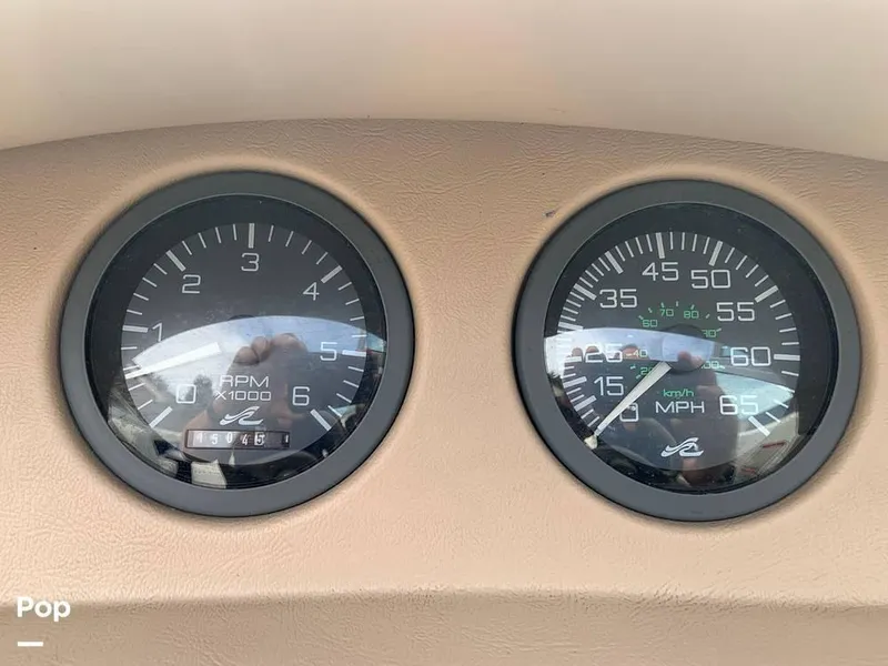 Slide: The Image of 1994 Sea Ray 220 Signature for sale in Somerset, KY - 68