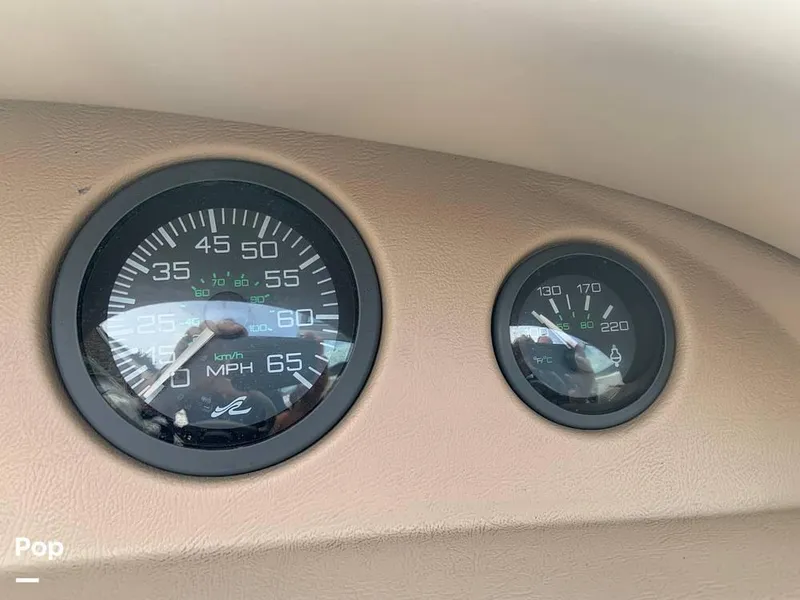 Slide: The Image of 1994 Sea Ray 220 Signature for sale in Somerset, KY - 70