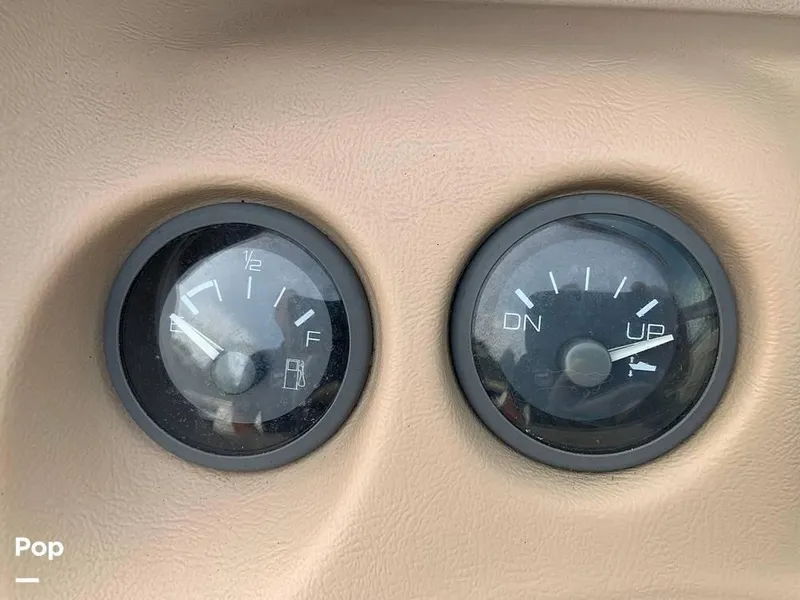 Slide: The Image of 1994 Sea Ray 220 Signature for sale in Somerset, KY - 73