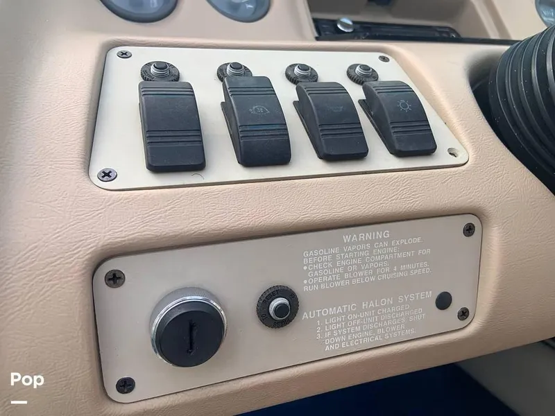 Slide: The Image of 1994 Sea Ray 220 Signature for sale in Somerset, KY - 76