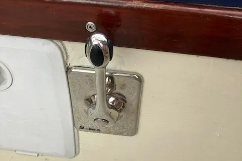 Slide: The Image of Shift/fuel lever - 15