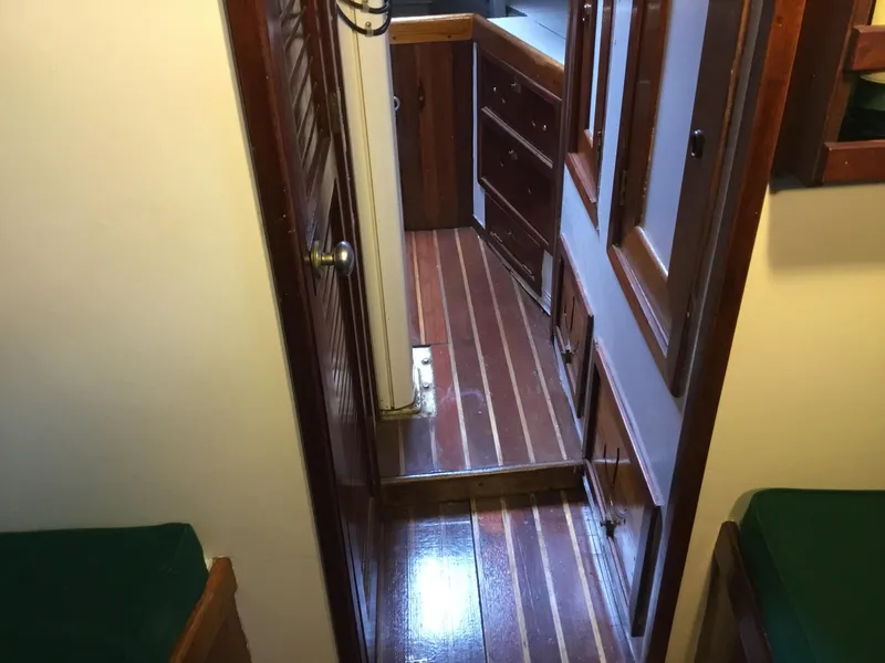 Slide: The Image of Teak and holly sole - 17