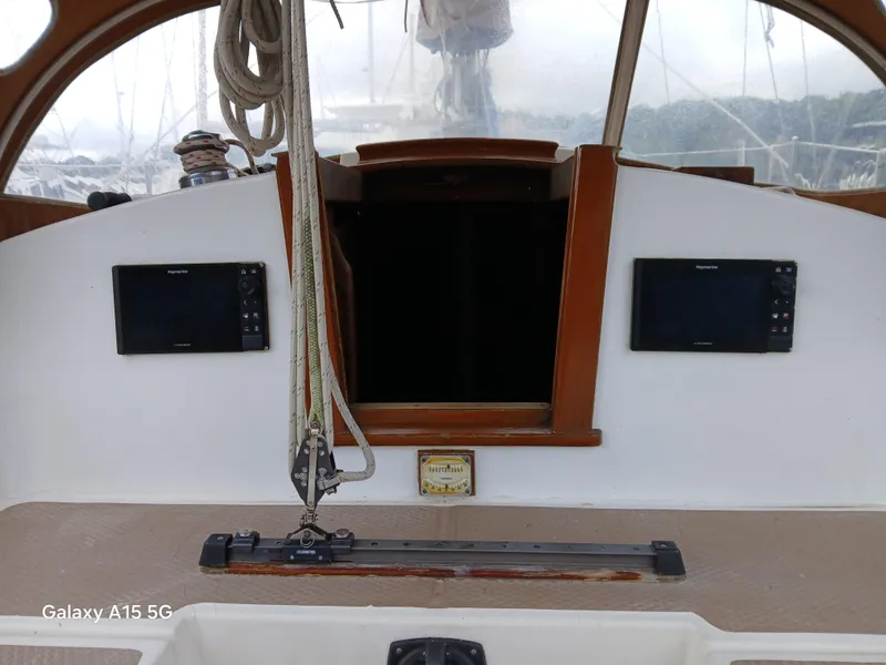 Slide: The Image of Duel chart plotters - 15