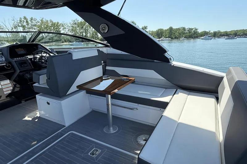 Slide: The Image of Cruisers 34 GLS Outboard 2025 - 13