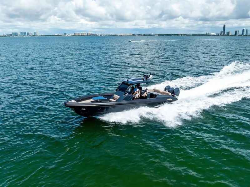 Slide: The Image of Skipper 38NC - 10