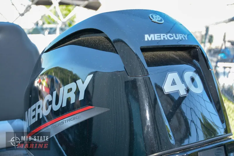 Slide: The Image of 2024 Lowe Skorpion 16 boat with Mercury 40 horsepower outboard motor. - 9