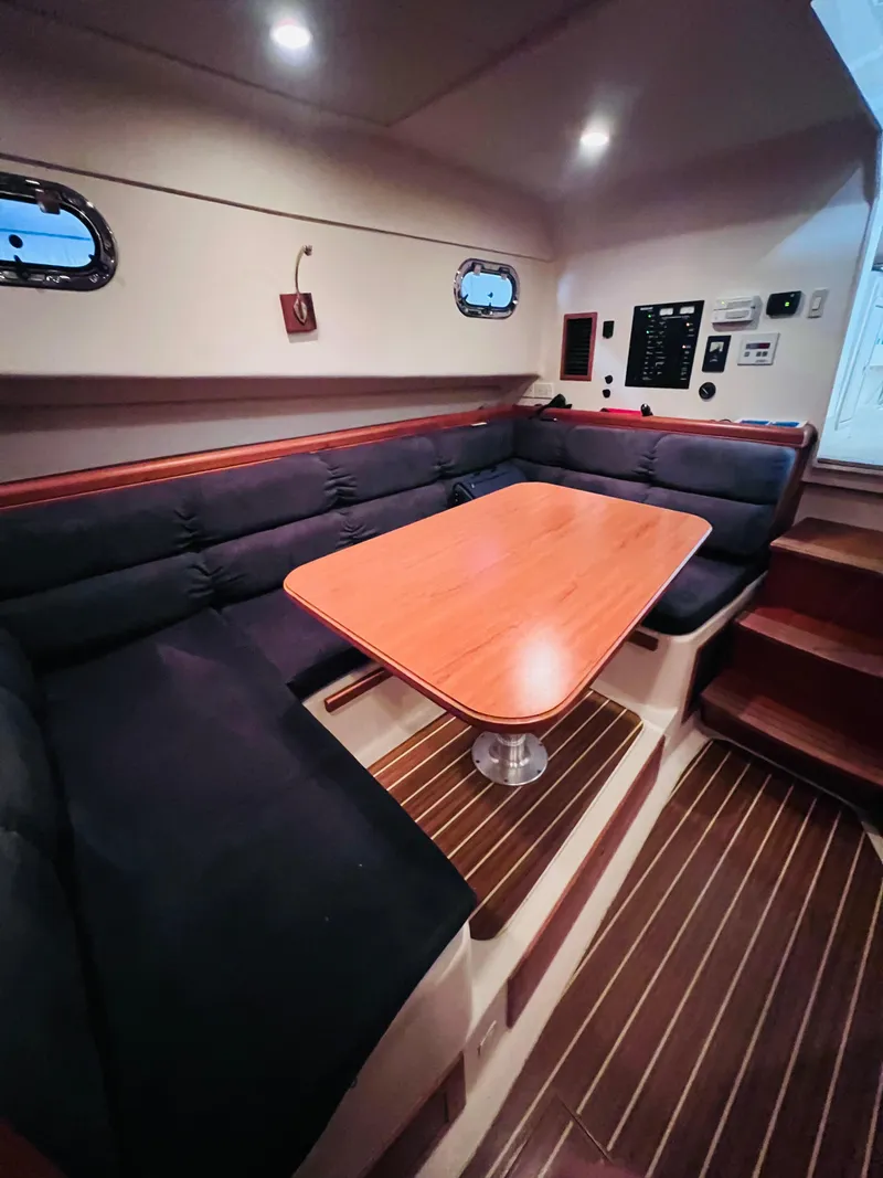 Slide: The Image of Mainship Pilot 34 2007 - 14