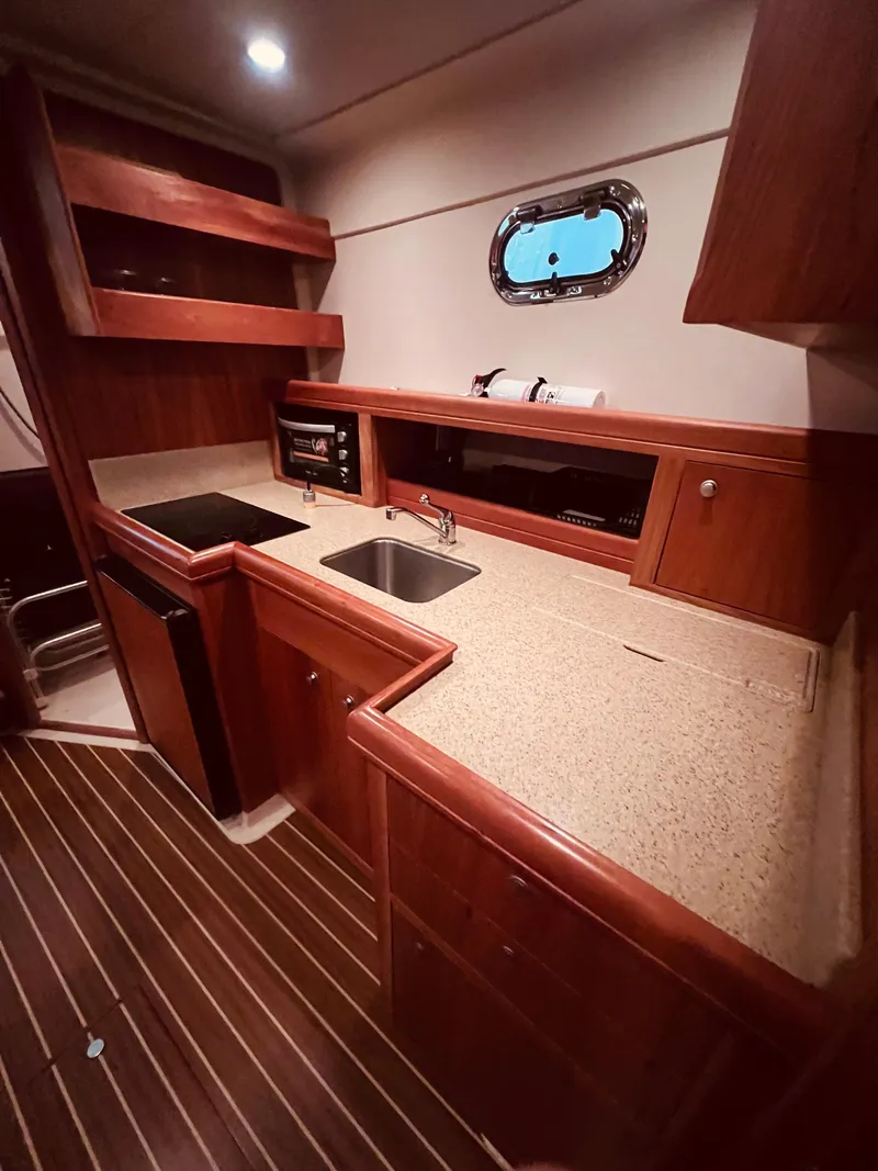 Slide: The Image of Mainship Pilot 34 2007 - 15