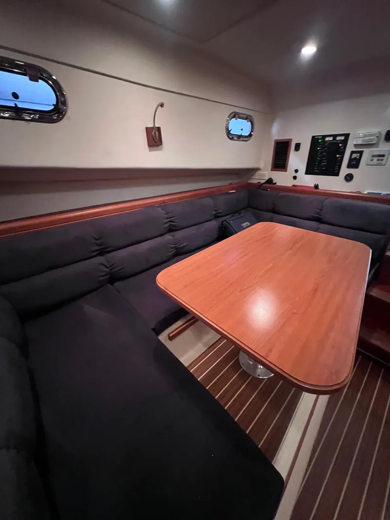 Slide: The Image of Mainship Pilot 34 2007 - 16