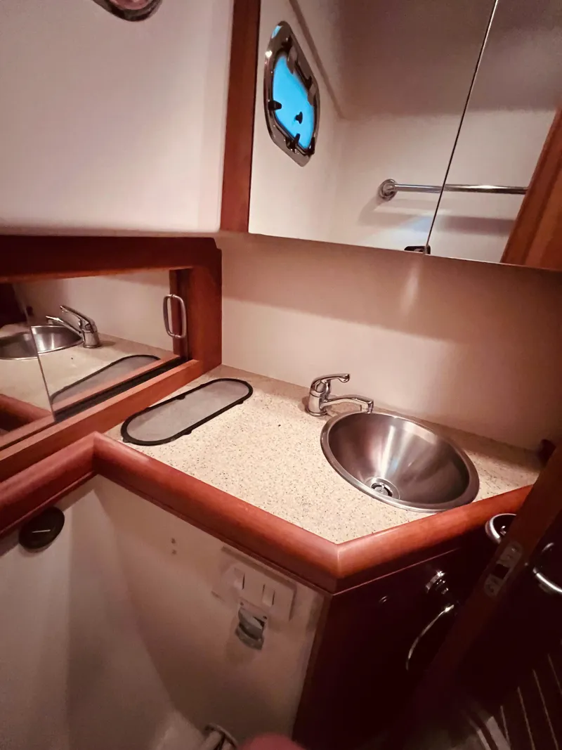 Slide: The Image of Mainship Pilot 34 2007 - 18