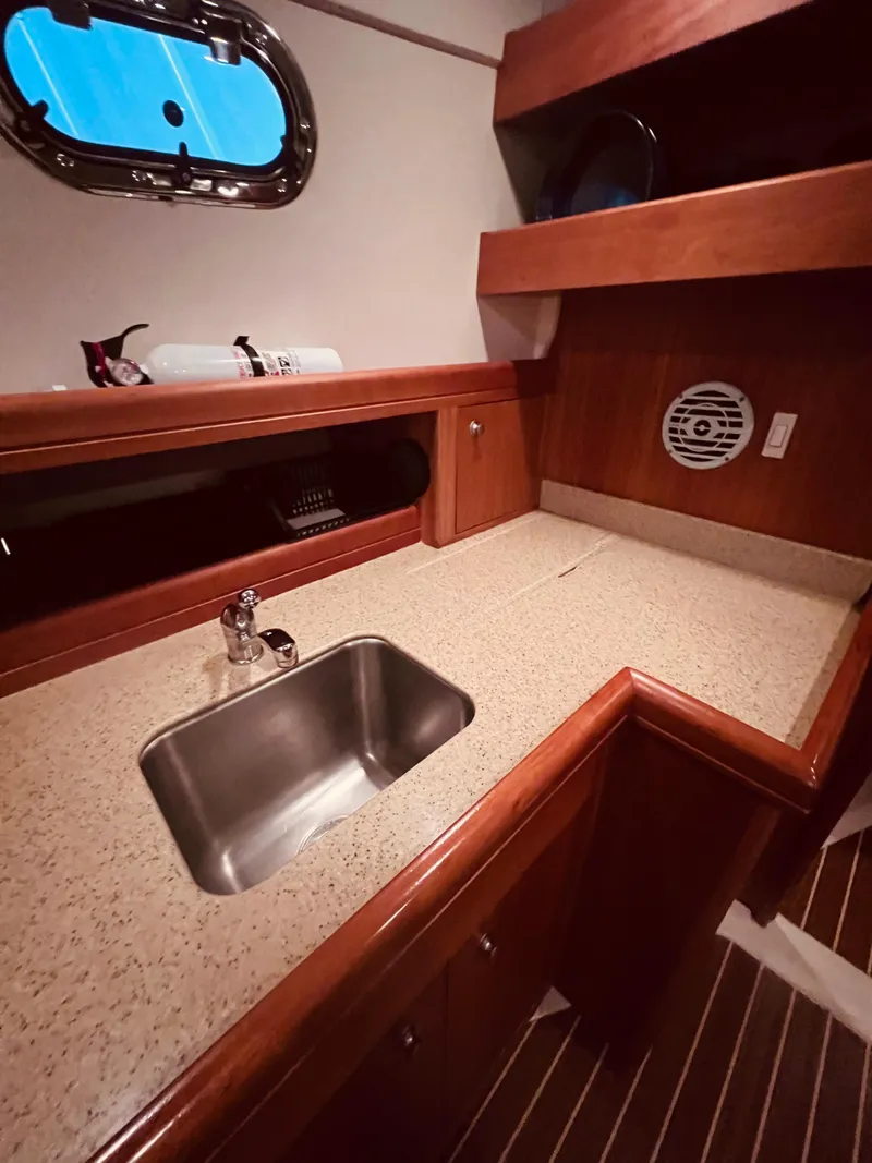 Slide: The Image of Mainship Pilot 34 2007 - 19