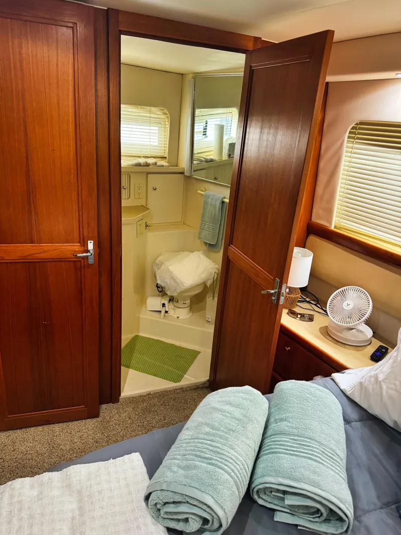 Slide: The Image of Aft Head with seperate shower - 20