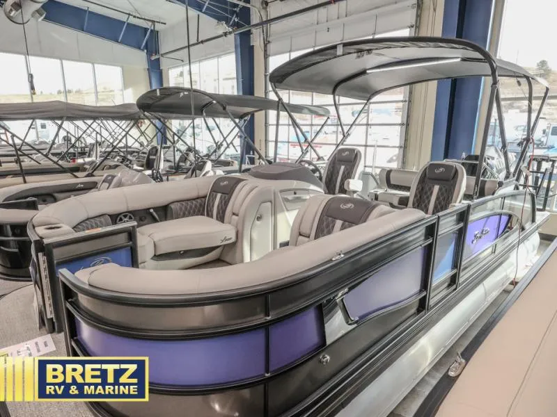 Slide: The Image of Lusso Ultra-Lounge 23UC 2025 - 3