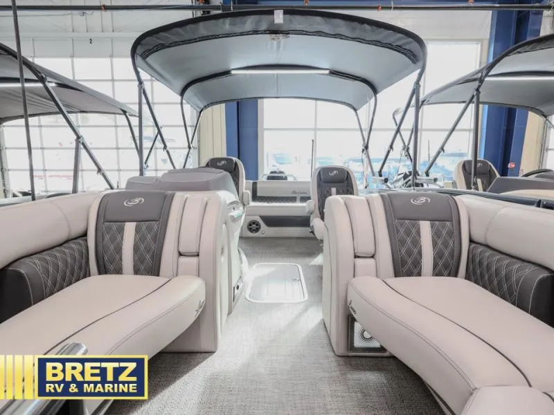 Slide: The Image of Lusso Ultra-Lounge 23UC 2025 - 4