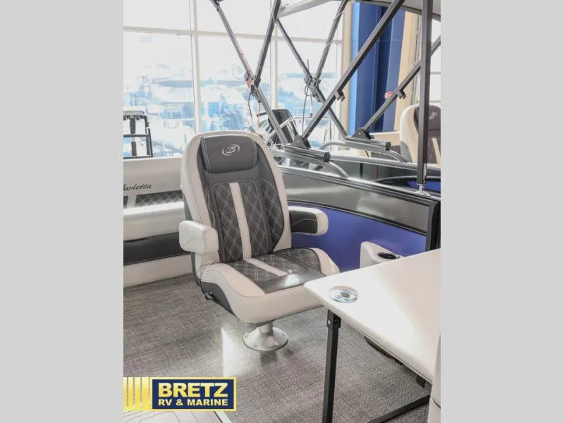 Slide: The Image of Lusso Ultra-Lounge 23UC 2025 - 6