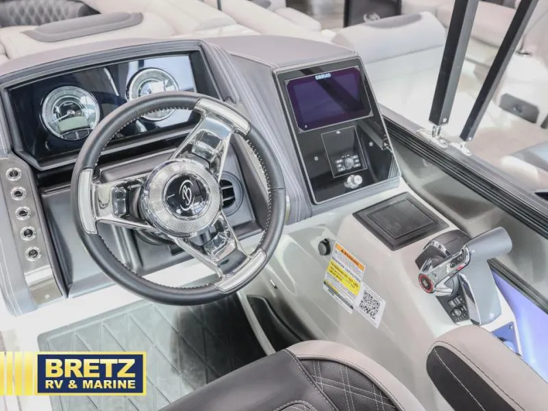 Slide: The Image of Lusso Ultra-Lounge 23UC 2025 - 7