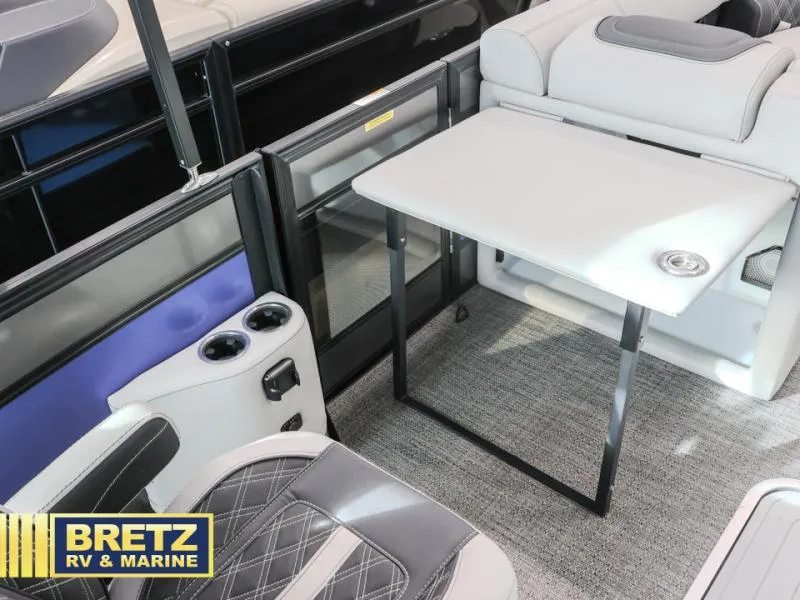 Slide: The Image of Lusso Ultra-Lounge 23UC 2025 - 8