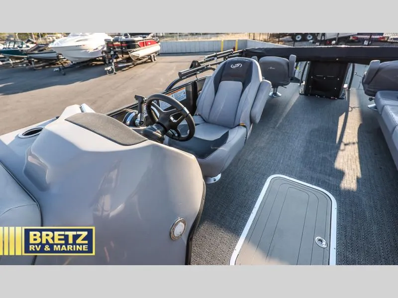 Slide: The Image of Interior of 2025 Aria Ultra-Lounge 22UC boat at Bretz RV & Marine dealership. - 24
