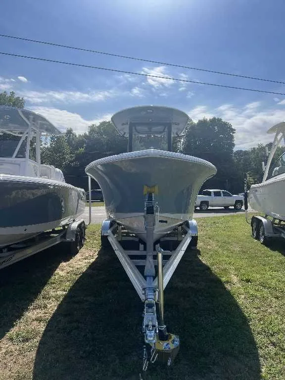 Slide: The Image of Sea Hunt Ultra 239 SE 2025 - 7