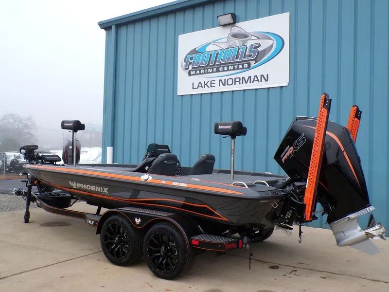Slide: The Image of 2025 Phoenix 920 Elite boat at Foothills Marine Center, Lake Norman. - 3