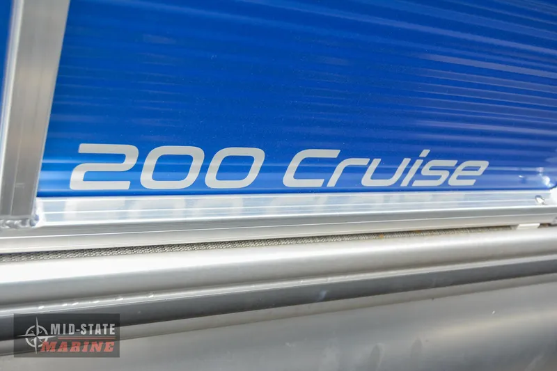 Slide: The Image of 2024 Lowe Ultra 200 Cruise boat model close-up - 5