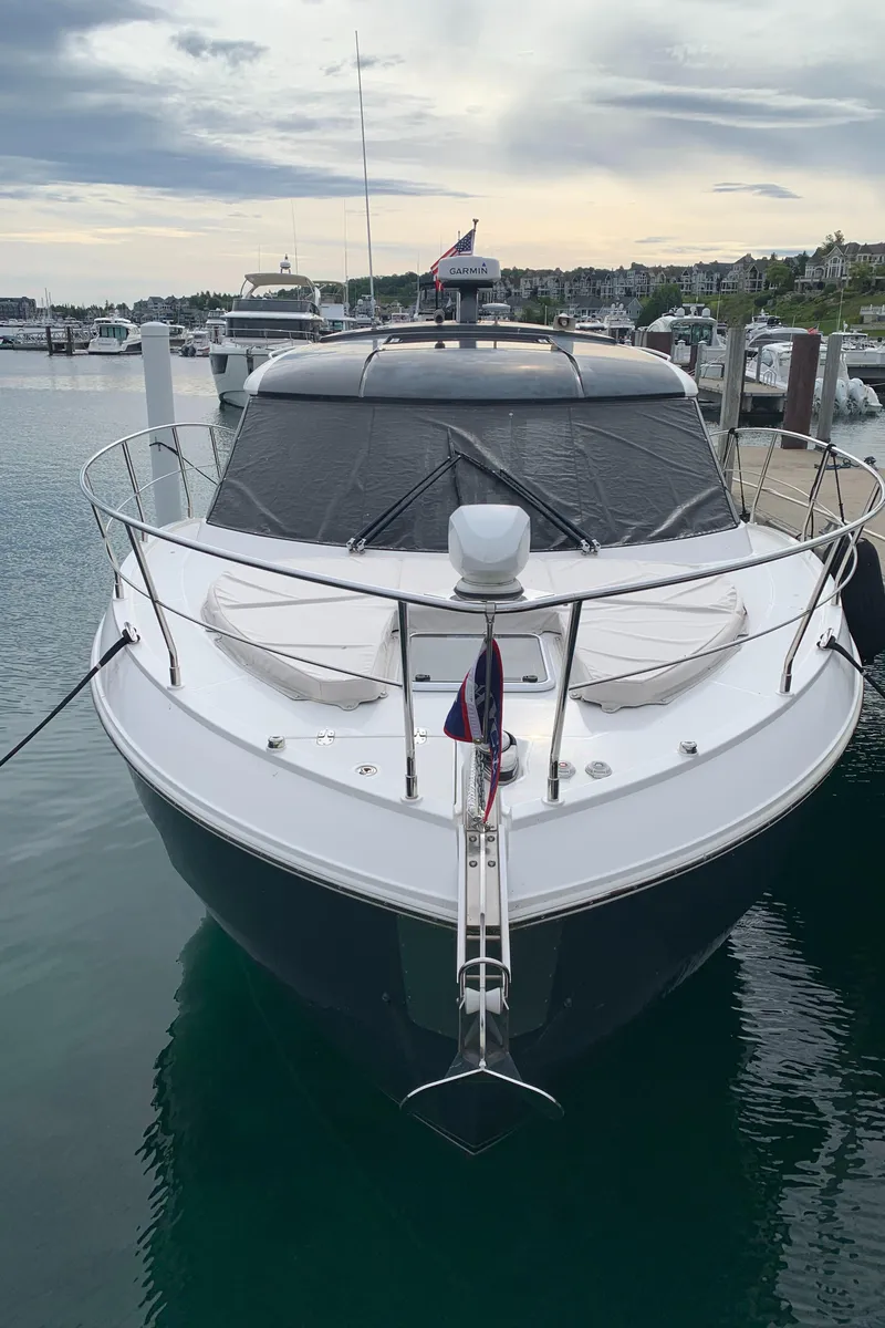 Slide: The Image of Bow sunpad, anchor, spotlight - 5