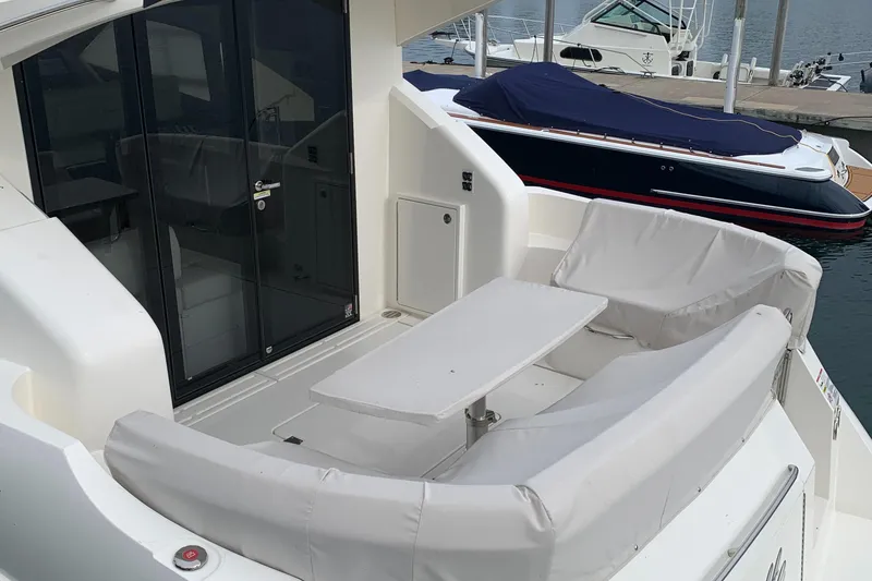 Slide: The Image of Cockpit seating 2 - 9