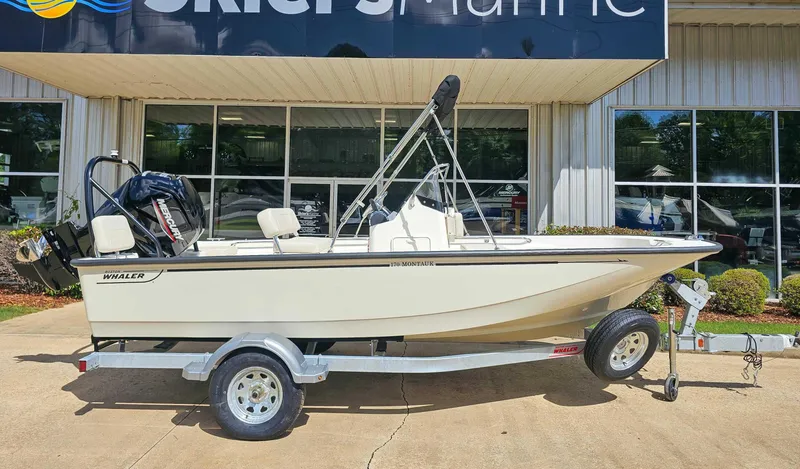 The Image of Boston Whaler 170 Montauk 2024 - 1