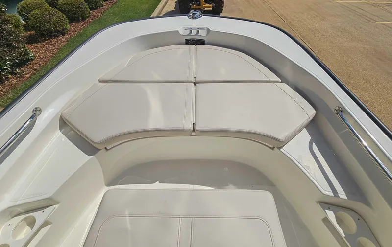 Slide: The Image of Boston Whaler 170 Montauk 2024 - 12