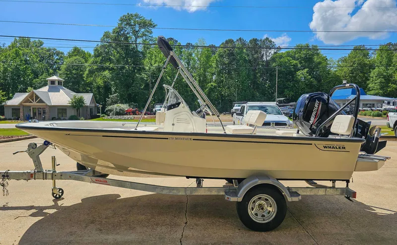 Slide: The Image of Boston Whaler 170 Montauk 2024 - 5