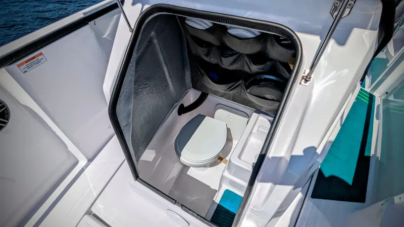 Slide: The Image of Axopar 22 Spyder 2022 - 12