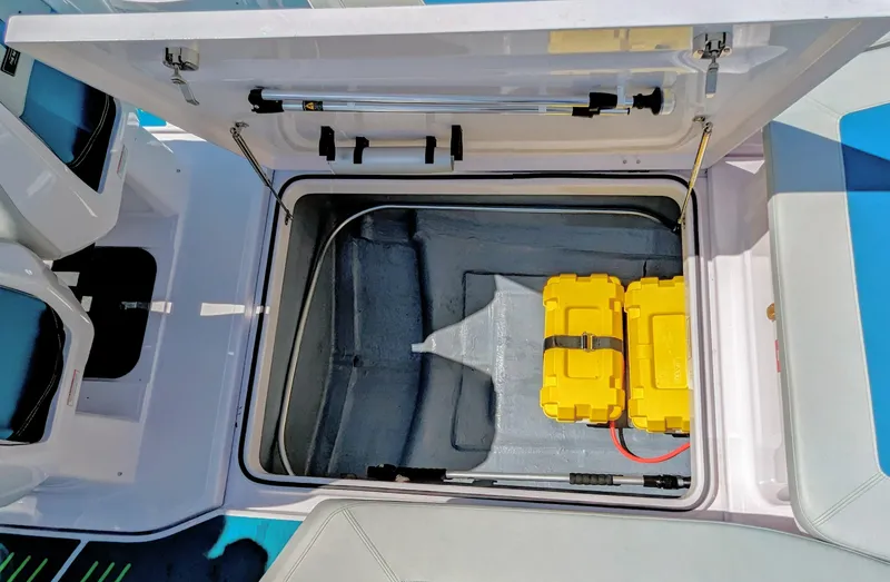 Slide: The Image of Axopar 22 Spyder 2022 - 14