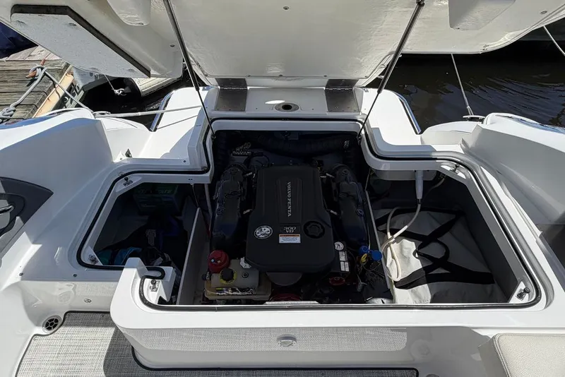 Slide: The Image of Cobalt Boats R3 2020 - 21