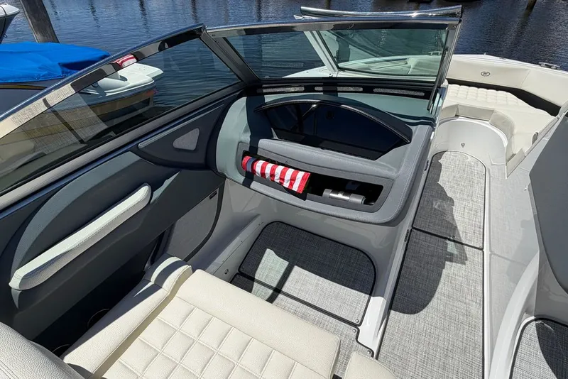 Slide: The Image of Cobalt Boats R3 2020 - 8