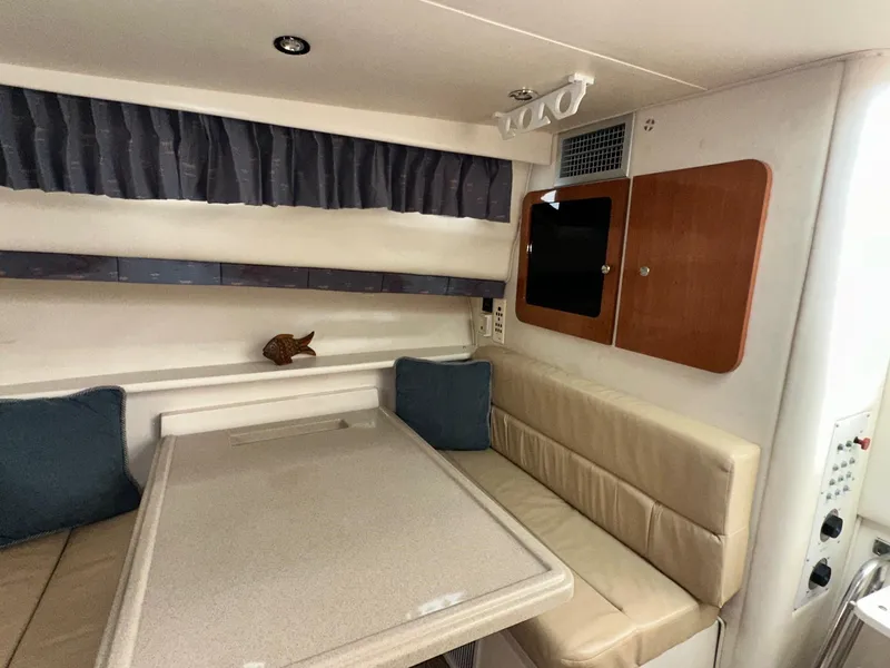 Slide: The Image of Wellcraft 330 Coastal 2004 - 16