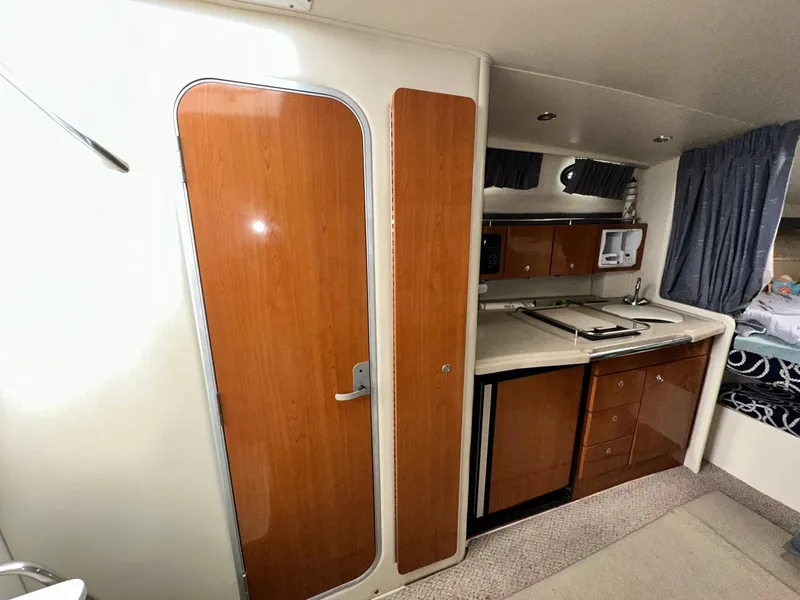 Slide: The Image of Wellcraft 330 Coastal 2004 - 21