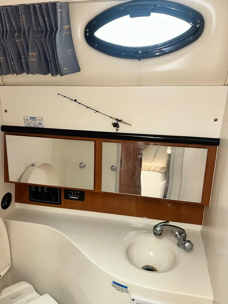 Slide: The Image of Wellcraft 330 Coastal 2004 - 23