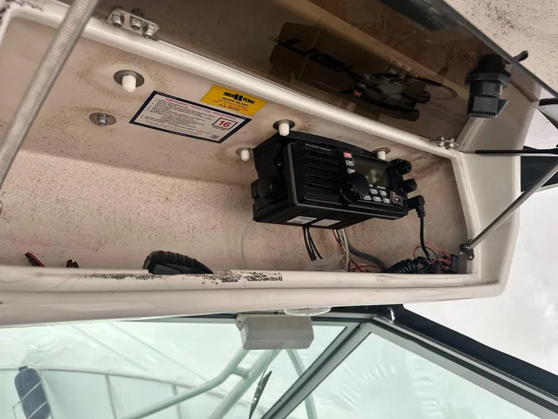 Slide: The Image of Wellcraft 330 Coastal 2004 - 26