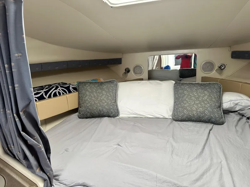 Slide: The Image of Wellcraft 330 Coastal 2004 - 9