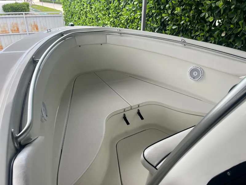 Slide: The Image of 2000 Hydra-Sports 2400 CC Vector boat interior, clean and well-maintained. - 13